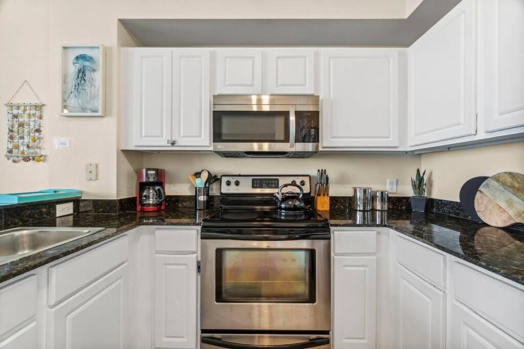 Ocean Front 29th Floor - Must Be 25 To Book Panama City Beach