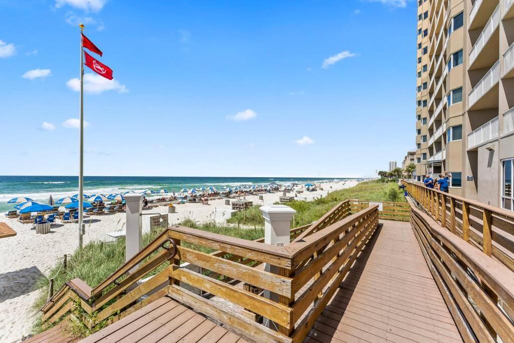 Ocean Front 29th Floor - Must Be 25 To Book *